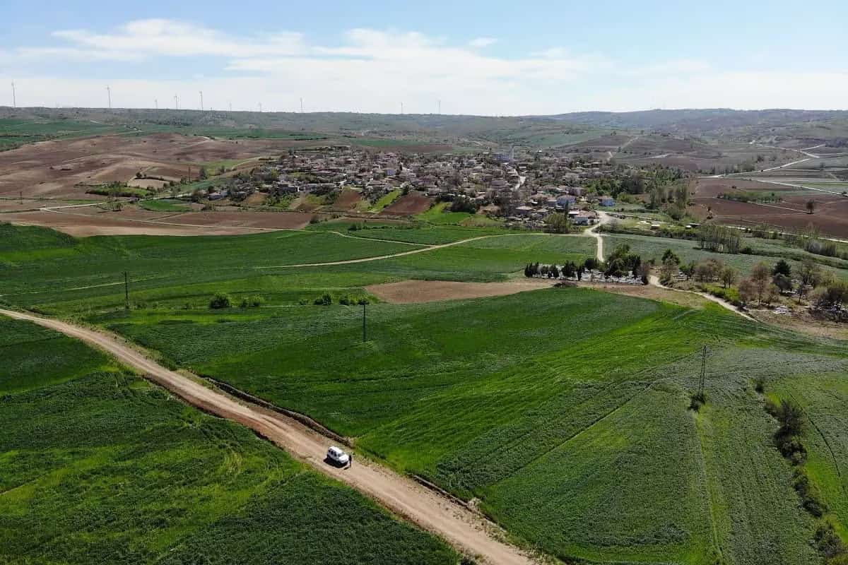 Uzunköprü Yağmurca’da Köy Dibinde, OSB Komşusu, Resmi Yollu 234m² Fırsat Yer!